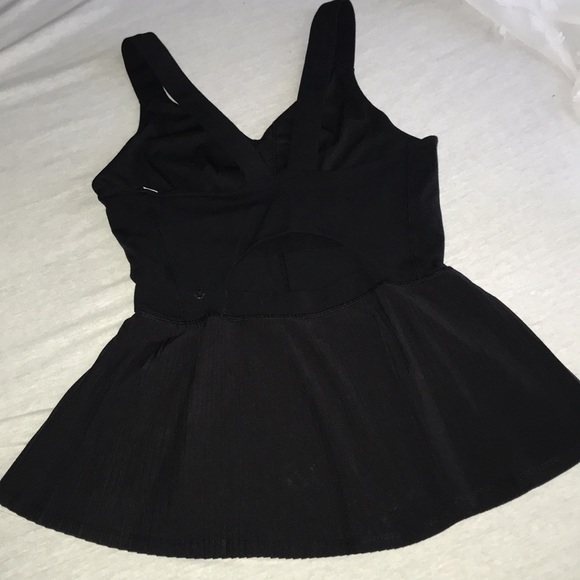Lululemon Black Top - Picture 4 of 7